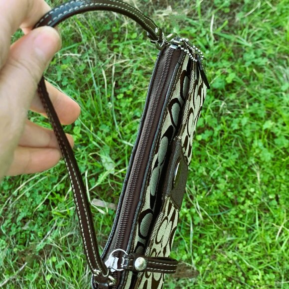 Coach Signature C Wristlet - Picture 9 of 11